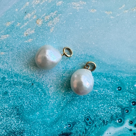 Monica Vinader Baroque Pearl Pendant (single or pair) - Picture 6 of 6